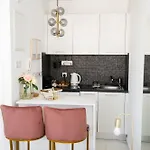 Lazuli & Seaview Apartment