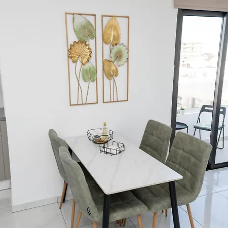 Lazuli & Seaview Apartment *