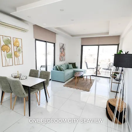 Lazuli & Seaview Apartment