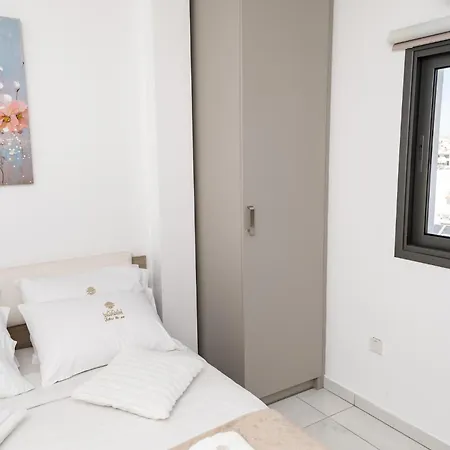 Lazuli & Seaview Apartment