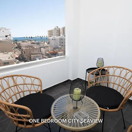 Lazuli & Seaview Apartment