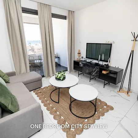 Apartment Lazuli & Seaview Larnaca