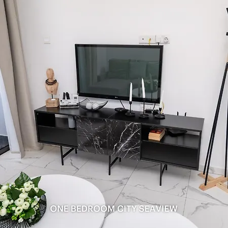 Lazuli & Seaview Apartment