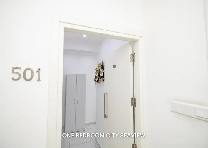 Lazuli & Seaview Apartament Larnaca