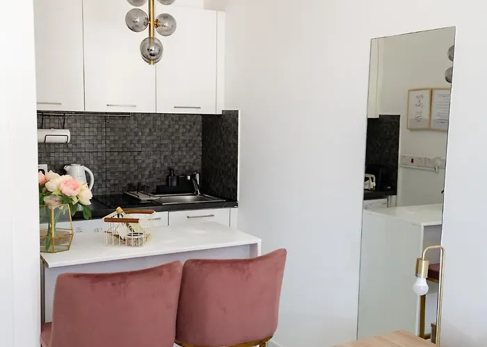 Lazuli & Seaview Апартаменти Ларнака