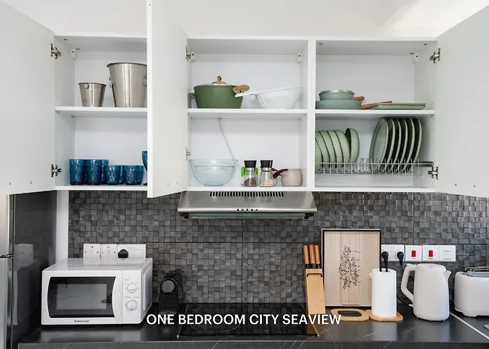 Апартаменти Lazuli & Seaview Ларнака