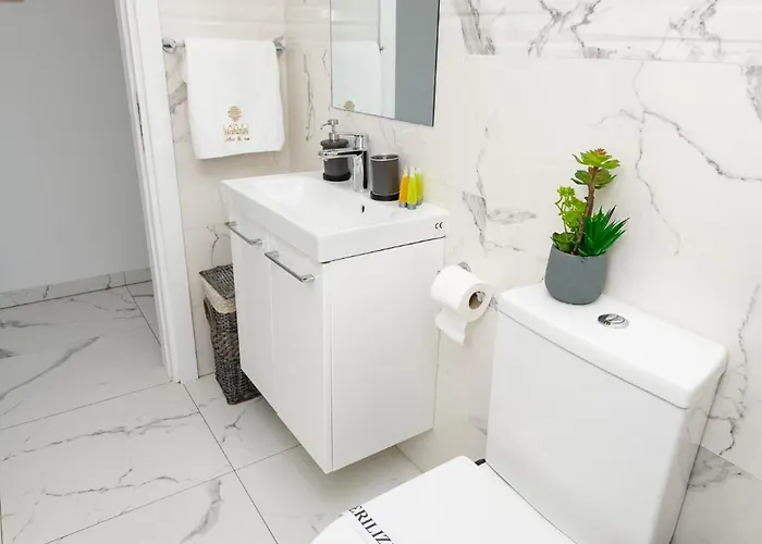 Lazuli & Seaview * Ларнака