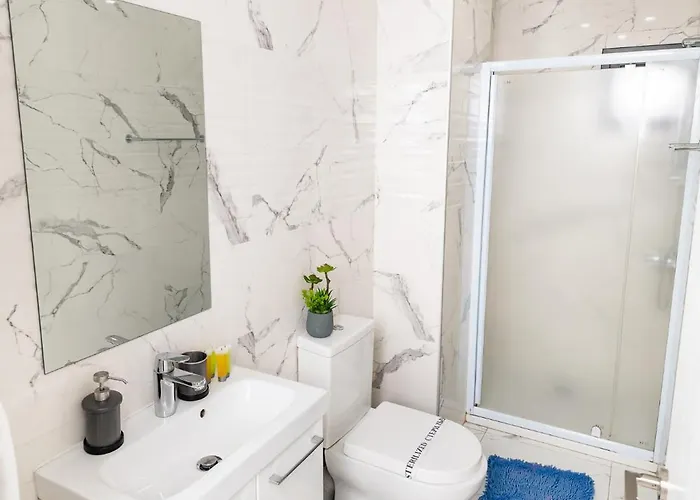 Lazuli & Seaview Ларнака